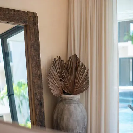 Boho Chic 2br With Swim-up Pool Near The *