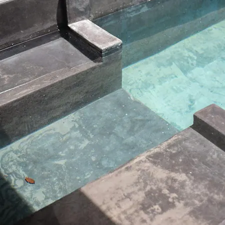 Boho Chic 2br With Swim-up Pool Near The Apartment *