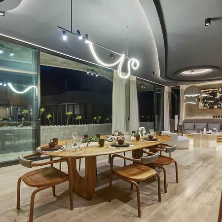 Oceanfront 3br Natural Design - Tankah