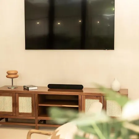Bt Homes - - De Lujo En La Selva Con Piscina