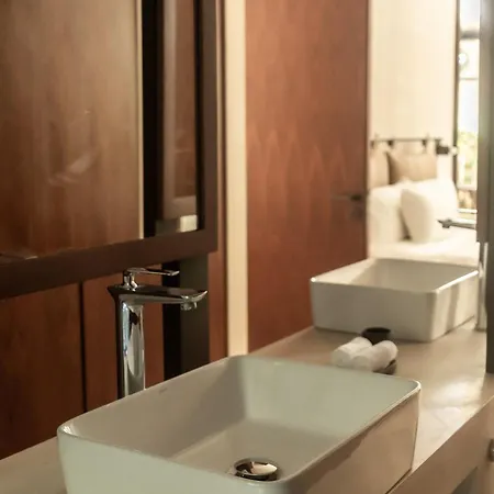 Bt Homes - - De Lujo En La Selva Con Piscina