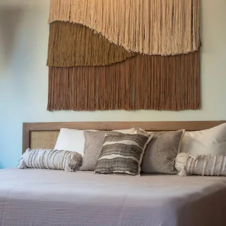 Nuju - Beutiful With Swimout-gym-rooftop-pool Apartment