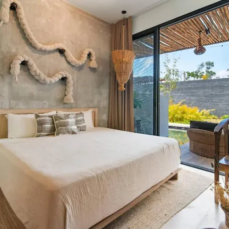 Nuju - Beutiful With Swimout-gym-rooftop-pool Apartment