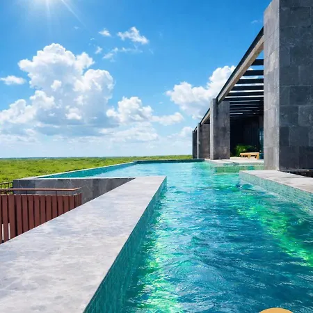 Jungle Guardian - Rooftop Pool & Club In Zona Hotelera *