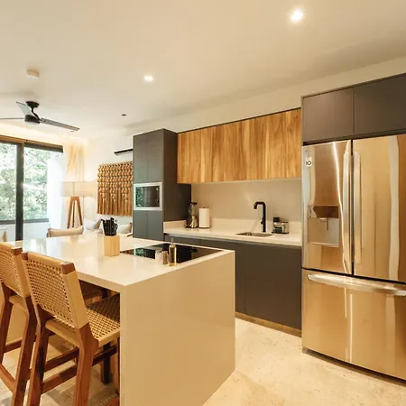 101 Park By Lumina Apartment