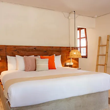 Hotel Mia Beachfront - Ocean View And Club 4*