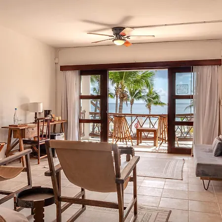 Mia Beachfront - Ocean View And Club 4*