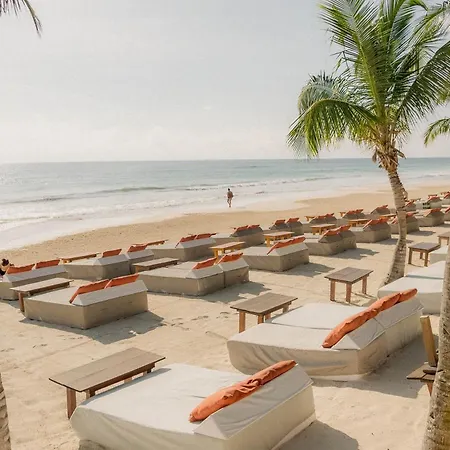 Mia Beachfront - Ocean View And Club