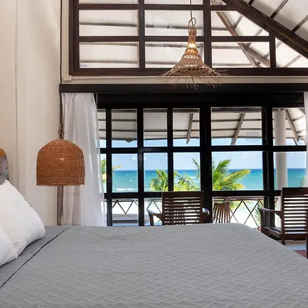 Mia Beachfront - Ocean View And Club Hotel