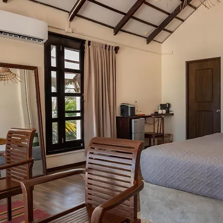 Mia Beachfront - Ocean View And Club Hotel
