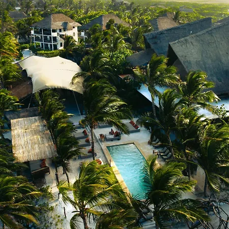 Hotel Mia Beachfront - Ocean View And Club 4*