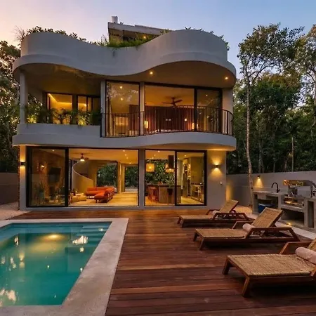 Villa Luxury 4br Eco 10ppl Outdoor Pizza Oven - Private Pool & Jacuzzi *