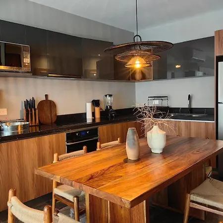 Paramar Noir Swim-up Aldea Zama Apartamento *