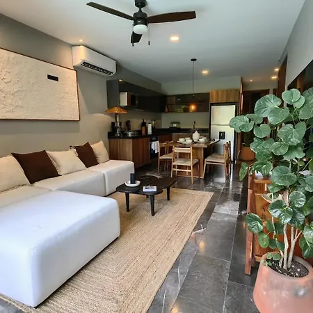Paramar Noir Swim-up Aldea Zama Tulum