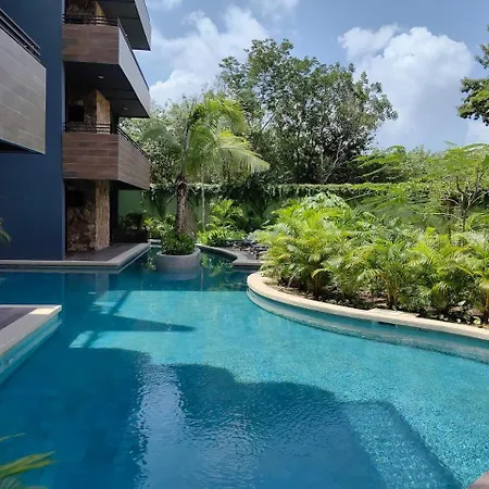 Paramar Noir Swim-up Aldea Zama *
