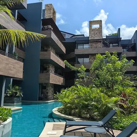 Paramar Noir Swim-up Aldea Zama Apartamento *