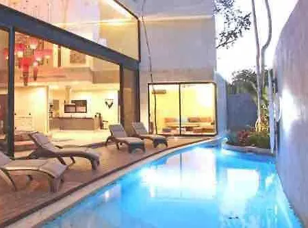 Holiday home Designer Luxury With Private Pool Oasis *