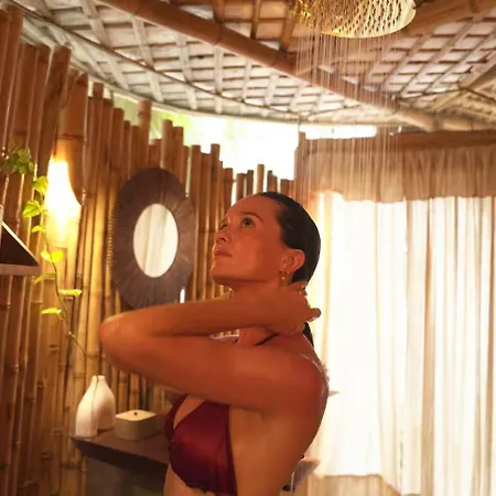 Lodge Romantic Star Bath Suite, Cave Pool & Yoga Center *