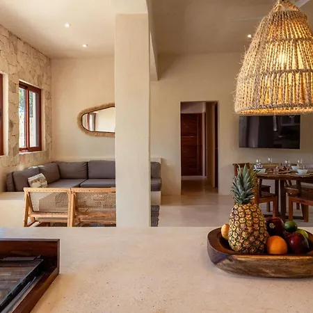 Modern Ground-level 3br Retreat With Private Pool Holiday home *
