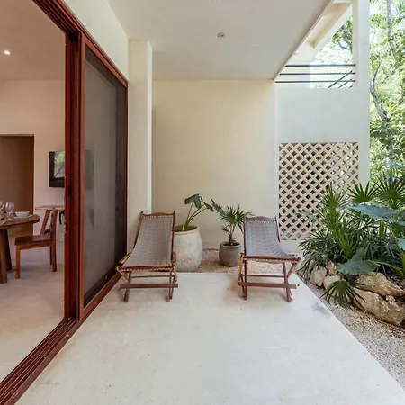 Holiday home Modern Ground-level 3br Retreat With Private Pool