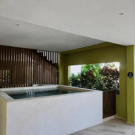 New! La Veleta 2br, Pool, Jacuzzi & Gym *
