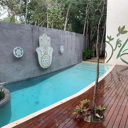 Holiday home Designer Luxury With Private Pool Oasis *