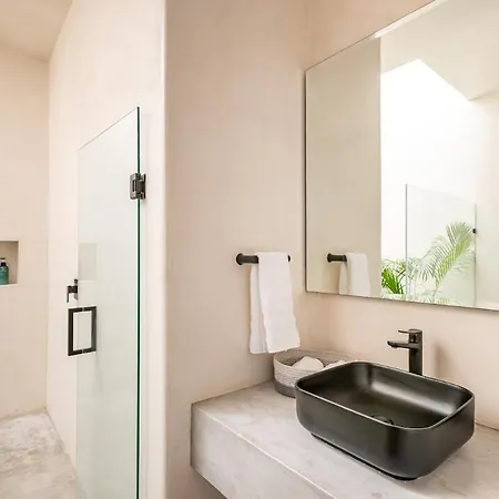 5-bedroom Private House With Pool In Villa