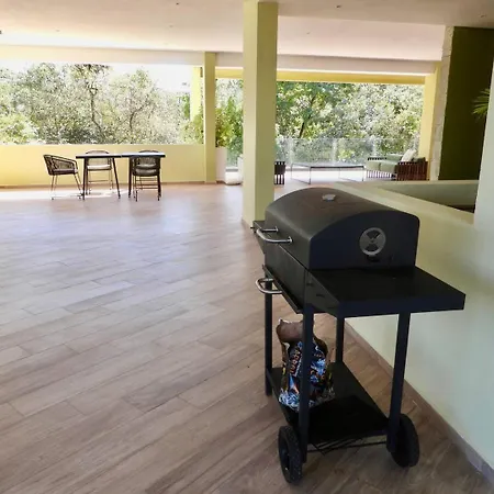 New! La Veleta 2br, Pool, Jacuzzi & Gym Сasa de vacaciones Tulum