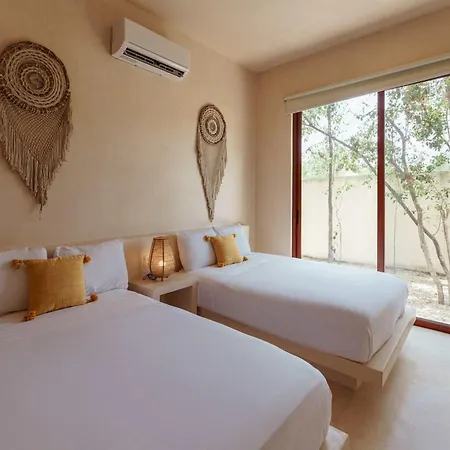Modern Ground-level 3br Retreat With Private Pool Holiday home