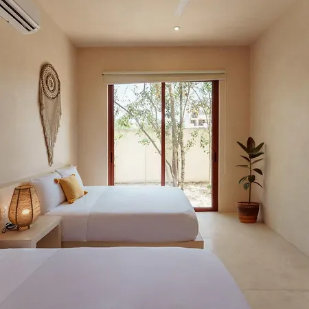 Modern Ground-level 3br Retreat With Private Pool *