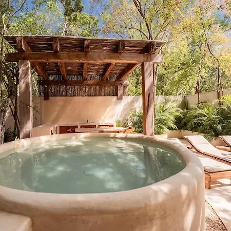Private 9br Luxury Compound With Private Plunge Pools *