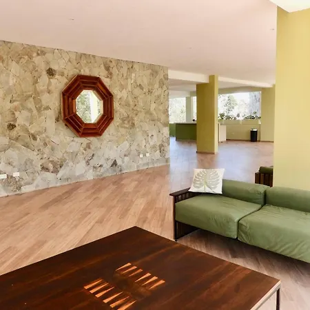 Сasa de vacaciones New! La Veleta 2br, Pool, Jacuzzi & Gym