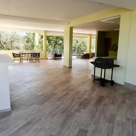 New! La Veleta 2br, Pool, Jacuzzi & Gym