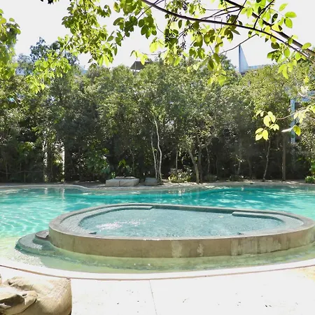 New! La Veleta 2br, Pool, Jacuzzi & Gym Сasa de vacaciones Tulum