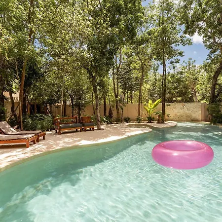 Modern Ground-level 3br Retreat With Private Pool Holiday home