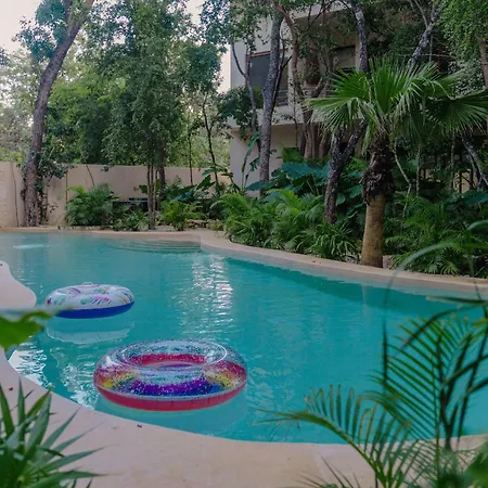 Modern Ground-level 3br Retreat With Private Pool Holiday home