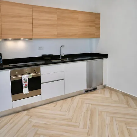 New! La Veleta 2br, Pool, Jacuzzi & Gym Сasa de vacaciones *