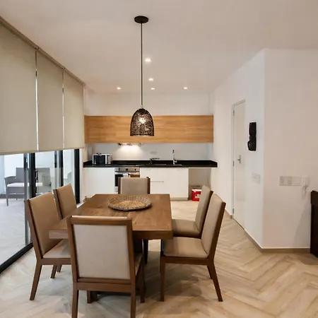 Сasa de vacaciones New! La Veleta 2br, Pool, Jacuzzi & Gym Tulum