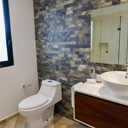 New! La Veleta 2br, Pool, Jacuzzi & Gym Сasa de vacaciones Tulum