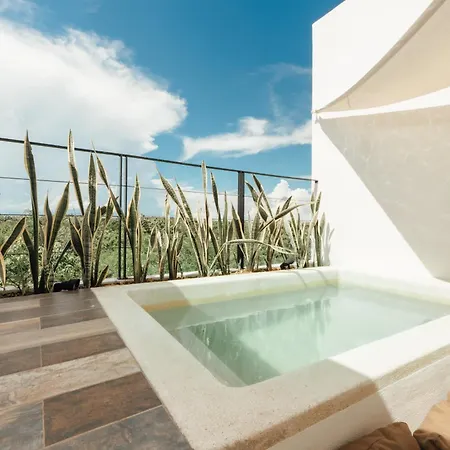 Elegant Duplex With Rooftop Jacuzzi In * Tulum