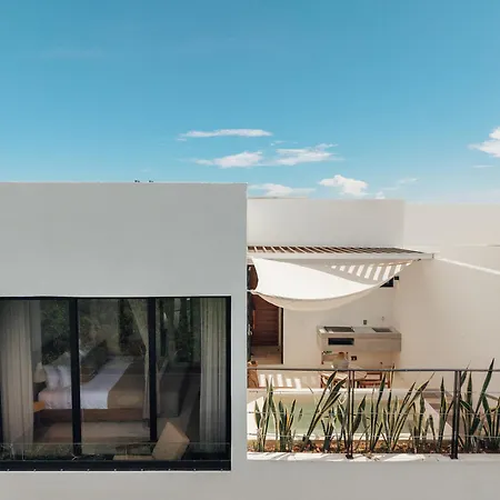Elegant Duplex With Rooftop Jacuzzi In Tulum