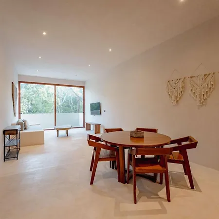 Apartment Luxury 2br Retreat With Private Rooftop - Holistika *