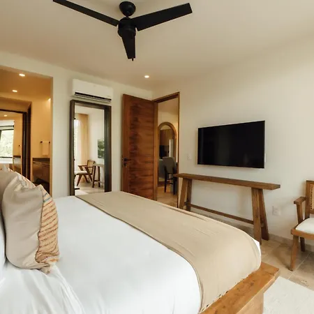 Elegant Duplex With Rooftop Jacuzzi In *