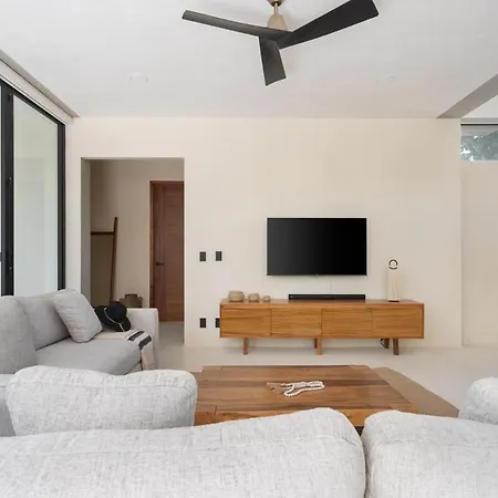 Limas Apartment