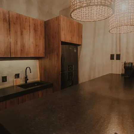 Private Jungle 1br Retreat & Fast Wi-fi Apartamento