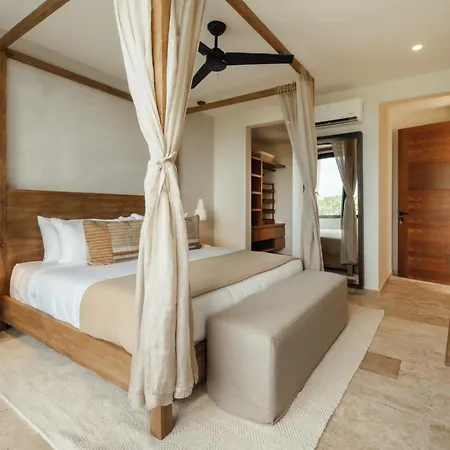 Elegant Duplex With Rooftop Jacuzzi In *