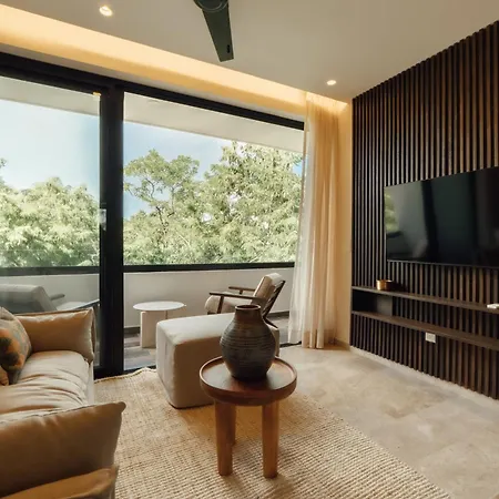 Elegant Duplex With Rooftop Jacuzzi In Tulum