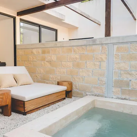 Luxury 2br Retreat With Private Pool &