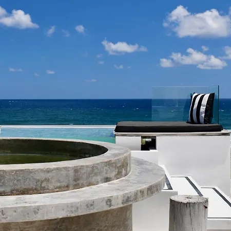 Beachfront Kiin Villa *