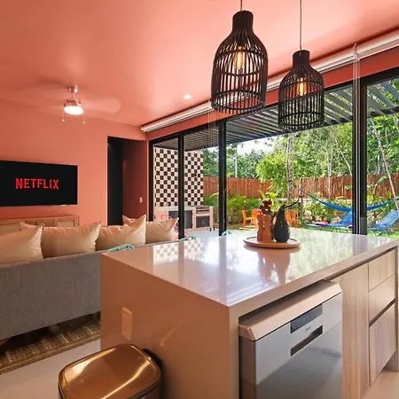 Casa Lush 3 Bedroom In Private Pool Rooftop Bbq Near Holiday home